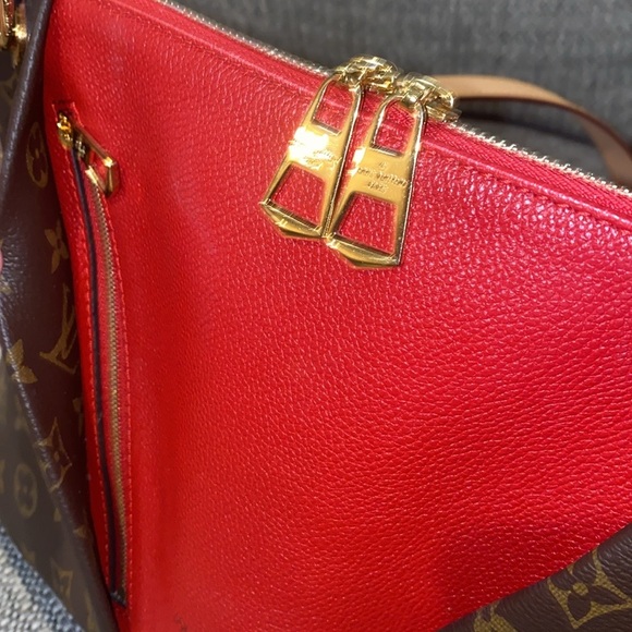 REAL LOUIS VUITTON PURSE - Picture 13 of 15